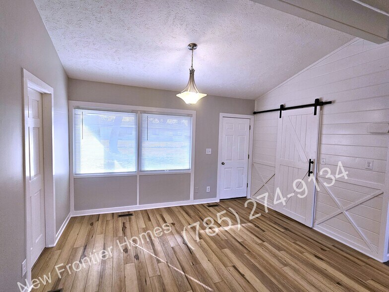 Building Photo - 122 Albany St