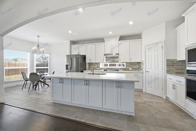 Building Photo - 6700 Palmdale Ln