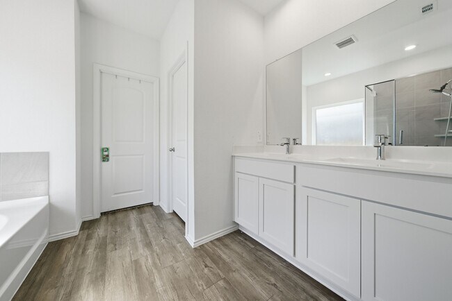 Building Photo - 4909 Hera Holw Dr