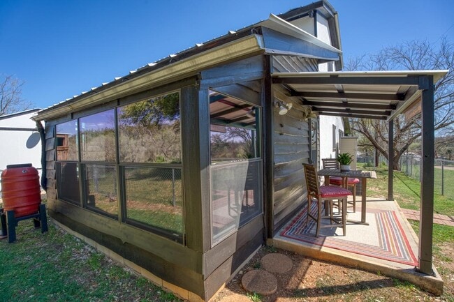Building Photo - 758 Sandy Mountain Dr