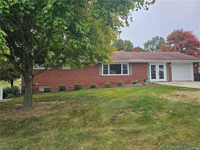 Primary Photo - 114 Ronsan St SW