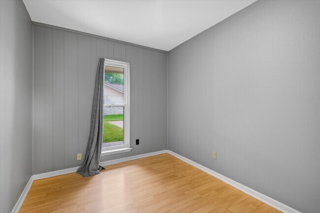 Building Photo - 14930 Aspen Hills Dr