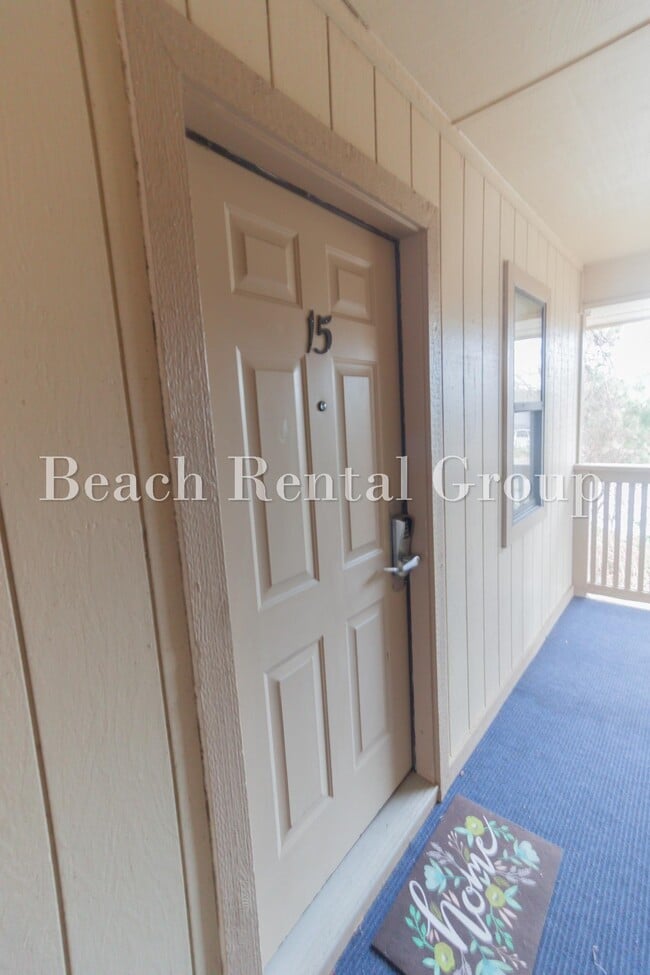 Building Photo - 4109 Pinehurst Cir