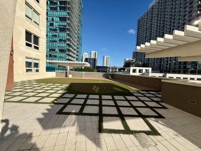 Building Photo - 139 NE 32nd St