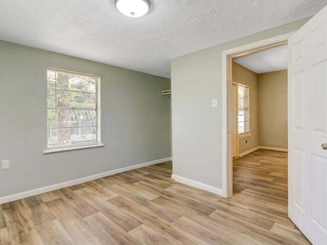 Building Photo - 313 N Beauregard St