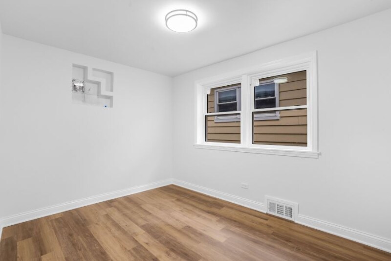 Building Photo - 6136 S Kildare Ave