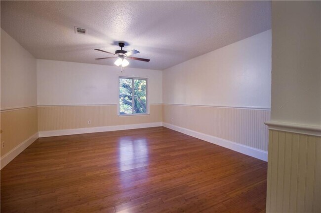 Building Photo - 8211 Pilgrims Pl