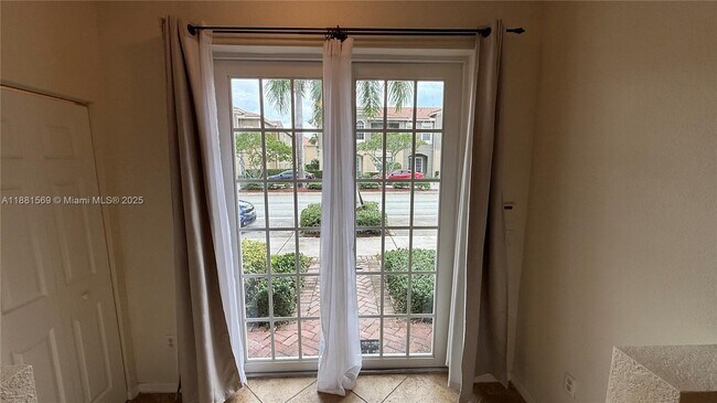 Building Photo - 5866 Hampton Hills Blvd