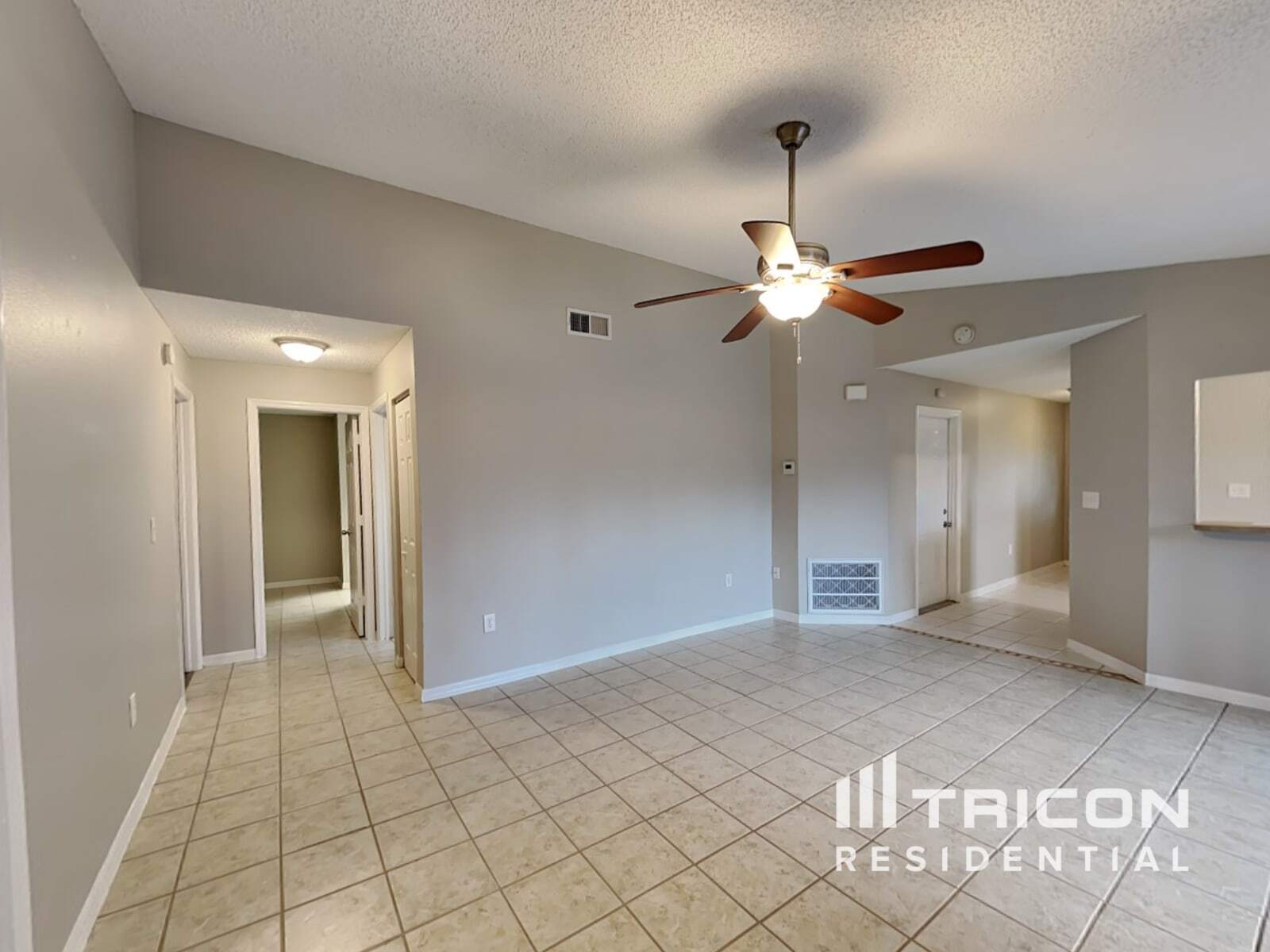 Building Photo - 10827 Claymont Dr