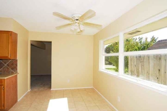 Building Photo - 3151 Kinkaid Dr