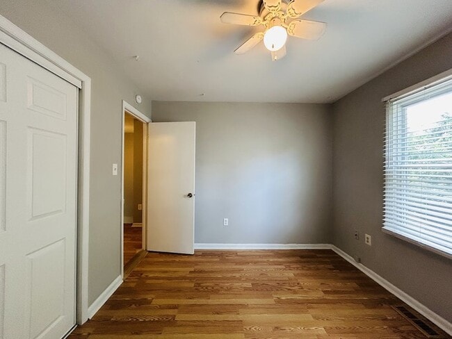 Building Photo - 2955 Lexington Ct