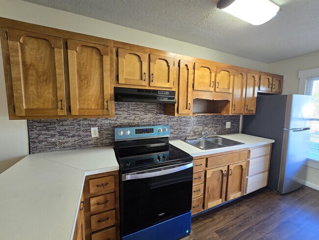 Building Photo - 412 S Ashley St