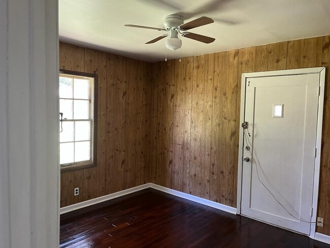 Building Photo - 22 E Lutcher Ave