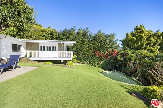 Building Photo - 11215 Sunset Blvd