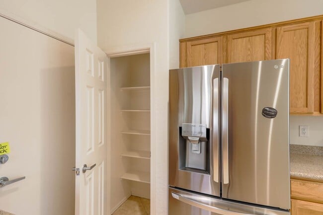 Building Photo - 55+, Age Restricted, 2 Bed, 2 Bath, Single...