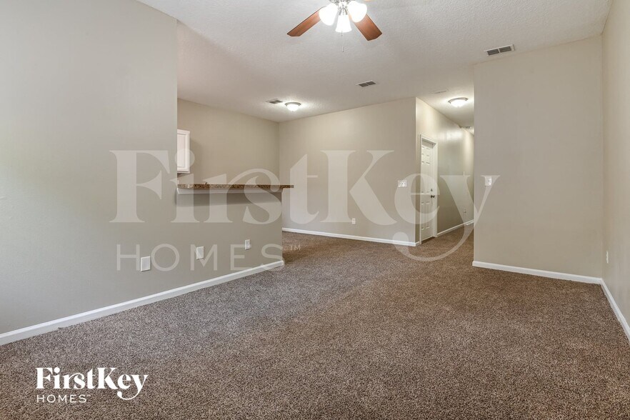 Building Photo - 8536 Dandy Ave