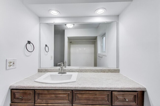 Building Photo - 9032 N Churchill Cir