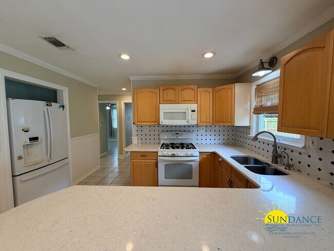 Building Photo - 48 Poulton Dr NW