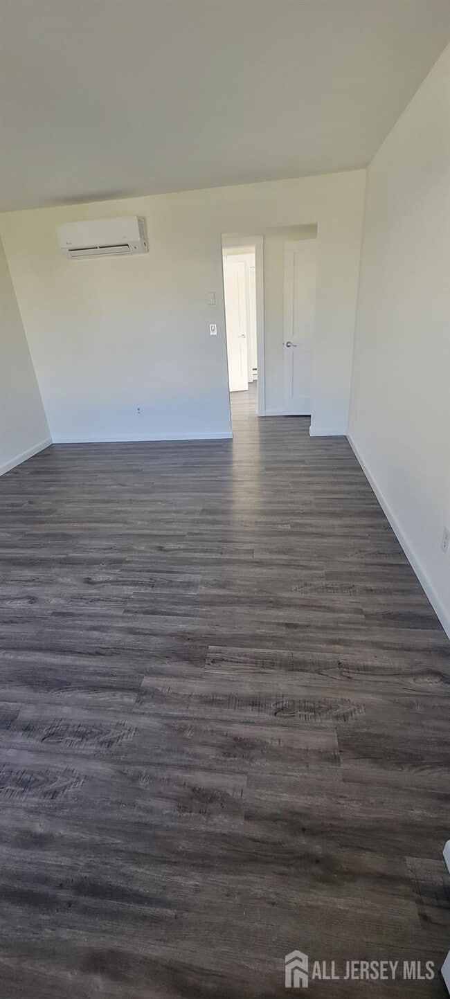 Building Photo - 358 Raritan St