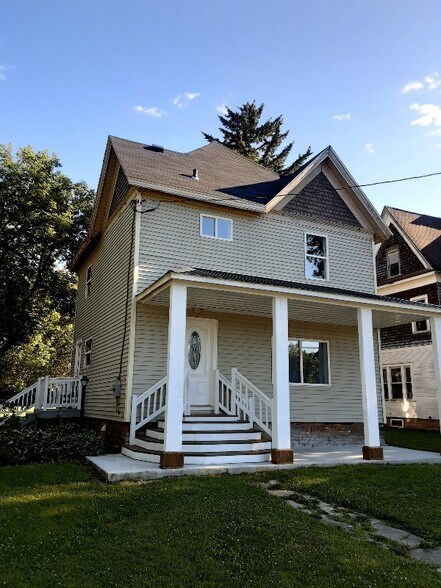 Building Photo - 1048 E Main St
