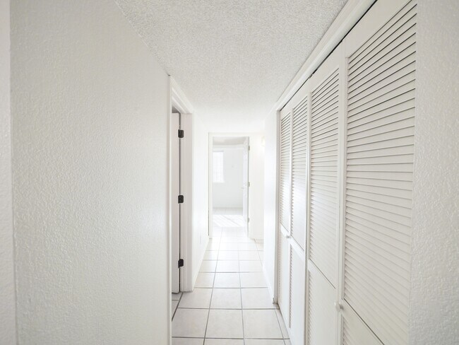 Building Photo - 12752 Tierra Salas Dr