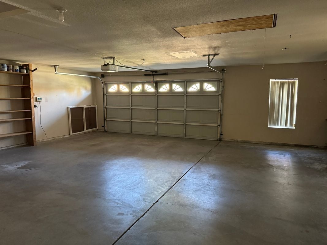 Building Photo - 2837 Howard Dr
