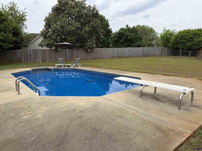 Building Photo - 104 Muirfield Ln