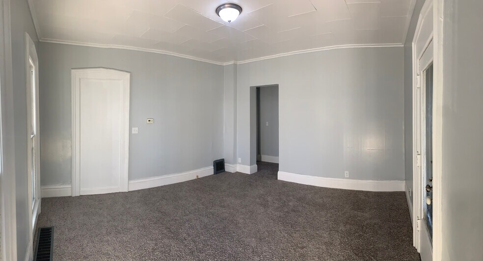 Building Photo - 131 Caledonia St