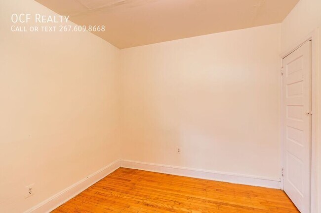 Building Photo - 4244 Spruce St