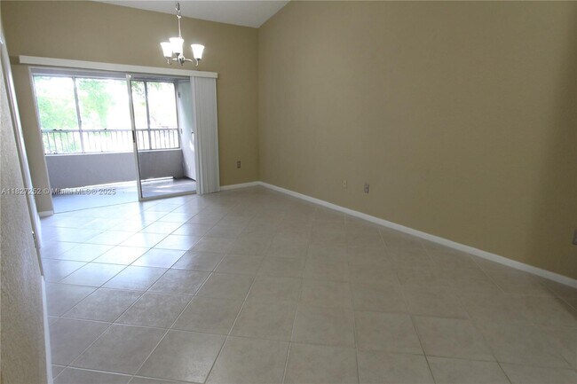 Building Photo - 2881 N Oakland Forest Dr