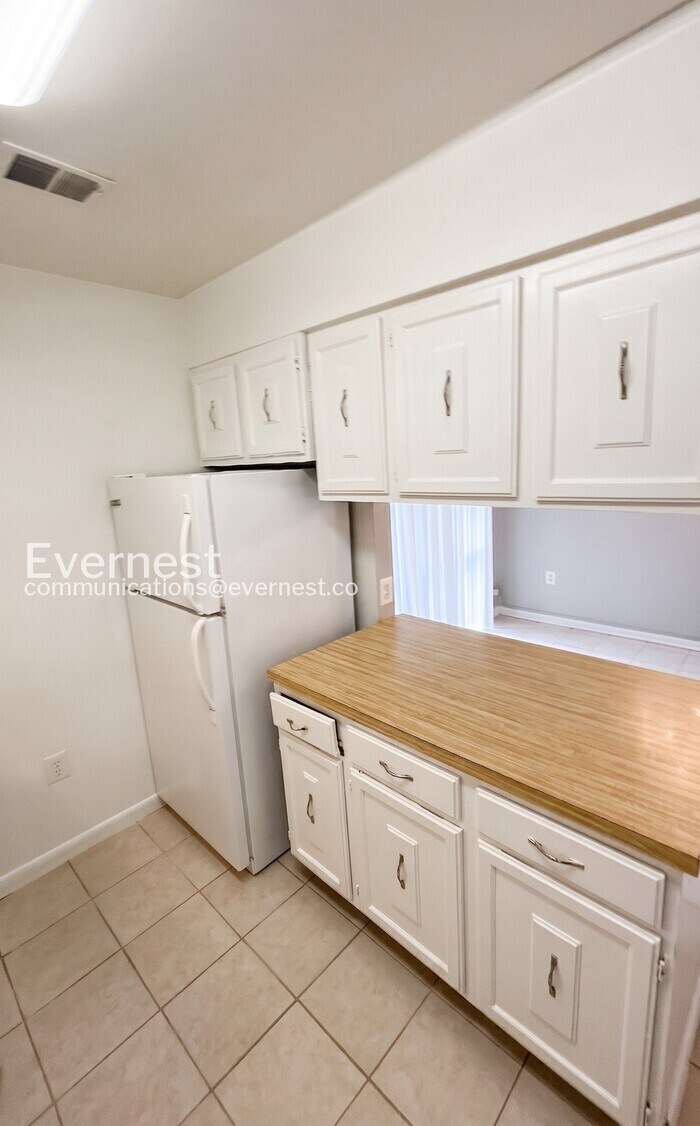 Building Photo - 14848 Ensor Ct