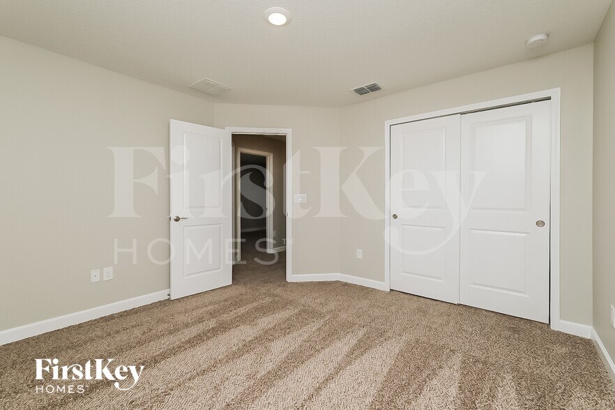 Building Photo - 9924 Victory Gallop Loop
