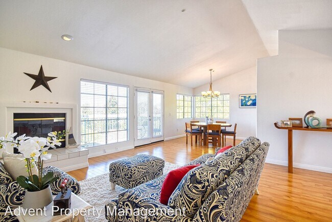 Building Photo - 16430 Avenida Venusto