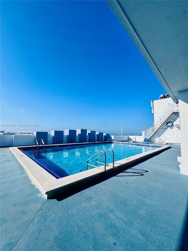 Building Photo - 401 NE 69th St