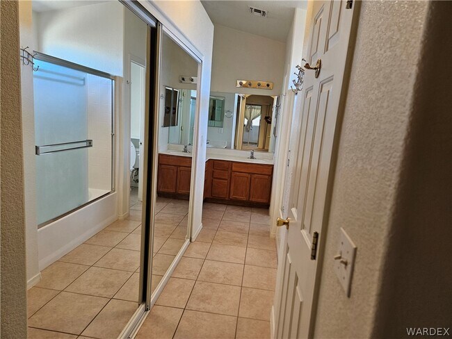Building Photo - 4783 Whitegate Pl