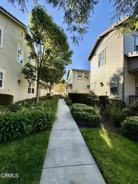 Building Photo - 3214 N Ventura Rd
