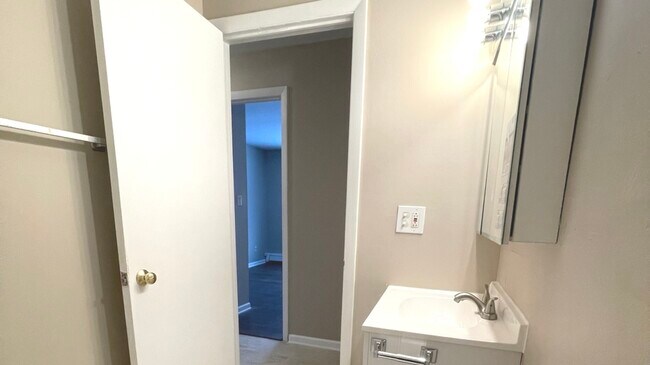 Building Photo - 1035 Higgins Quarters Dr