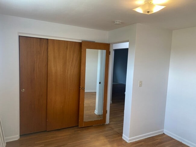 Building Photo - 2516 W Newman Pkwy