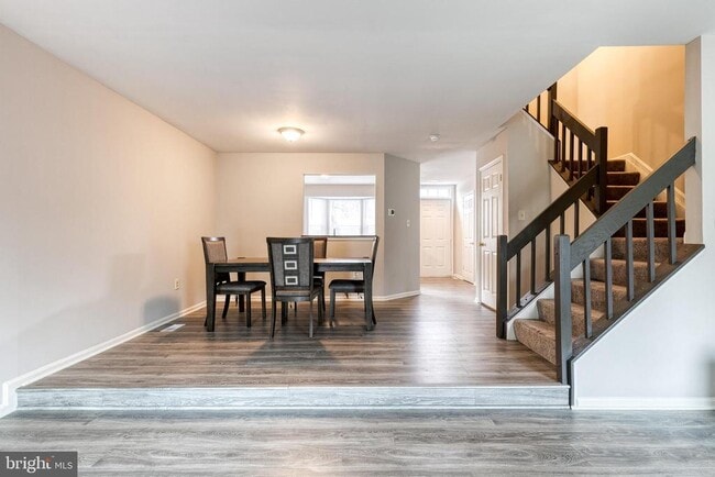 Building Photo - 3 Greenshire Ln