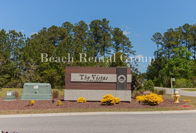 Building Photo - Spacious 4 Bedroom with Pond View