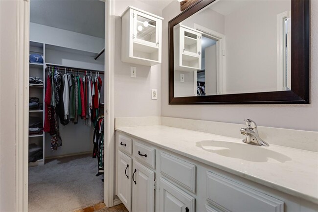 Building Photo - 1106 Lockridge-