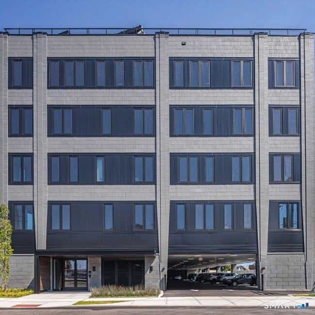 Building Photo - 78 Unquowa Pl