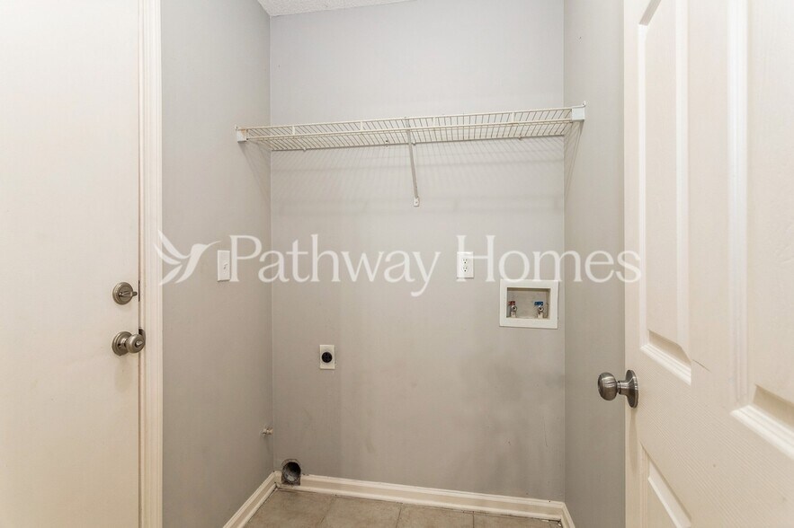 Building Photo - 4501 Holliday Rd