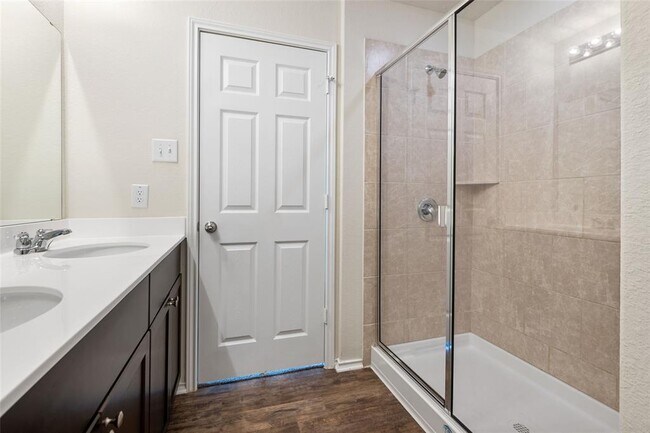 Building Photo - 457 Bedford Falls Ln