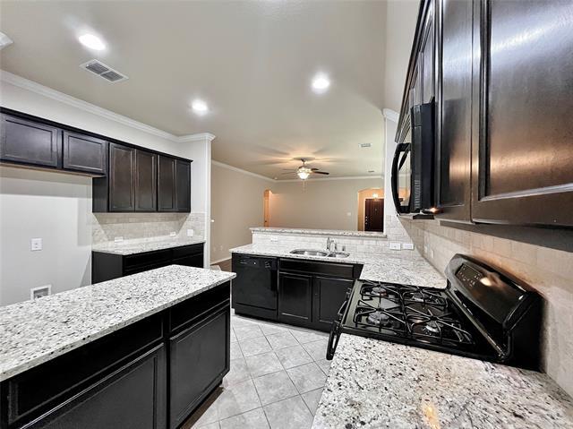 Building Photo - 8472 Gentian Dr