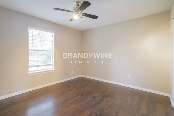 Building Photo - 1304 Truman Dr