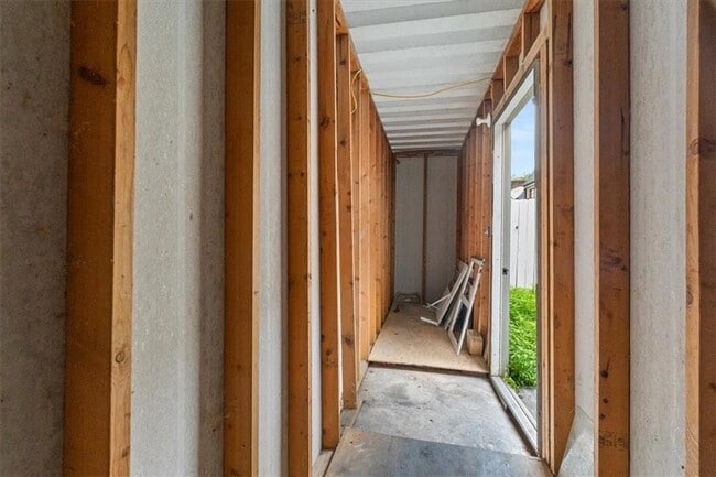 Building Photo - 360 Winding River Dr