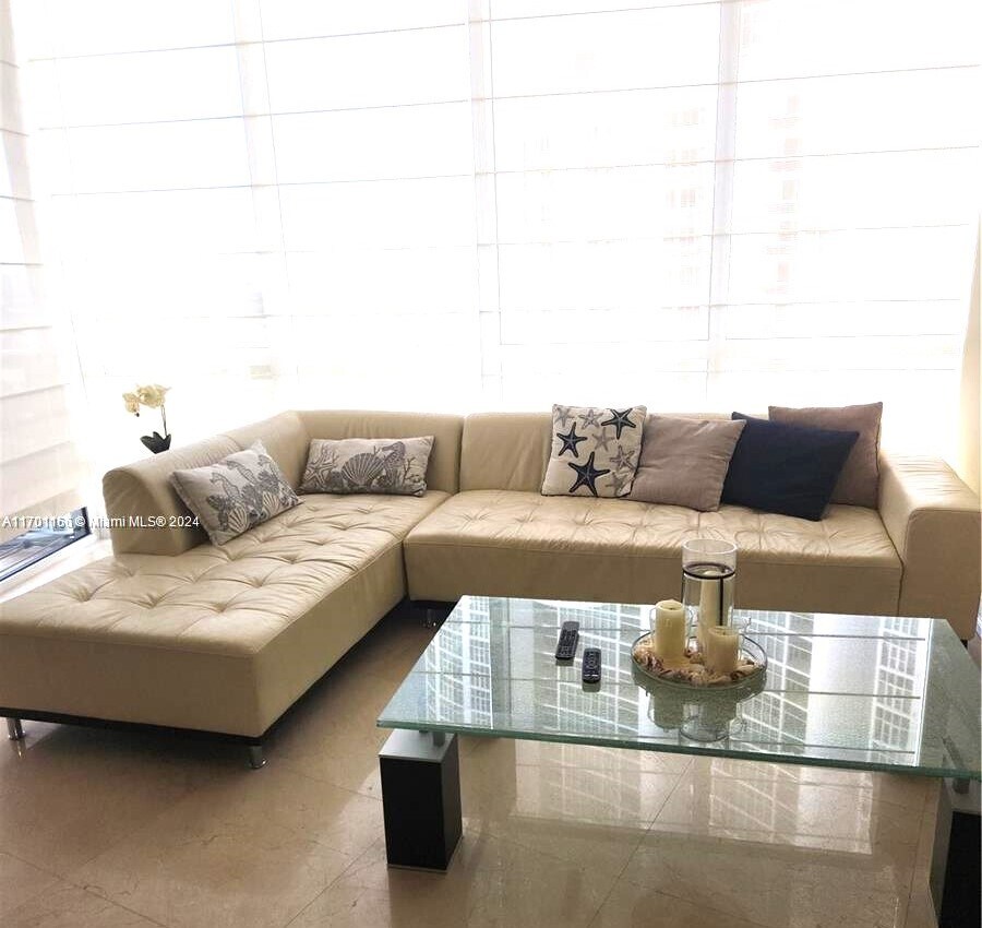 Building Photo - 18101 Collins Ave