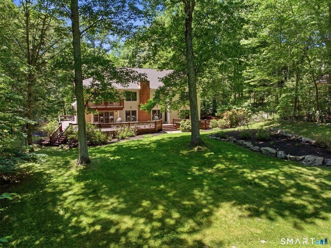 Building Photo - 39 Powder Horn Hill Rd