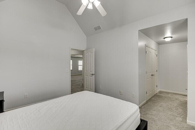 Building Photo - 4537 Grandview Pkwy